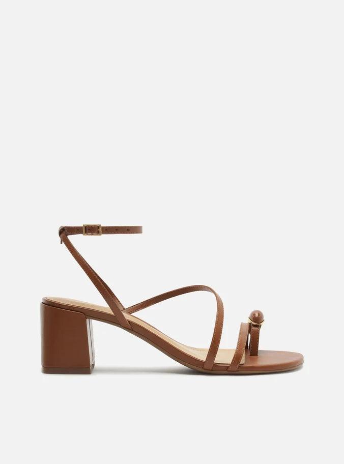 Sandália Marrom Couro Salto Bloco Dedeira Pedra