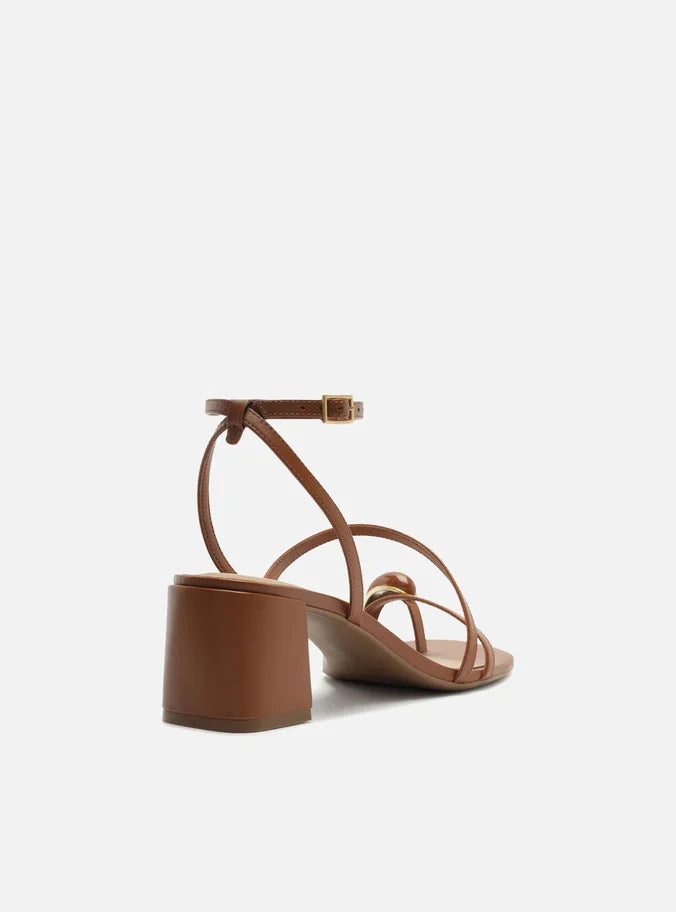 Sandália Marrom Couro Salto Bloco Dedeira Pedra